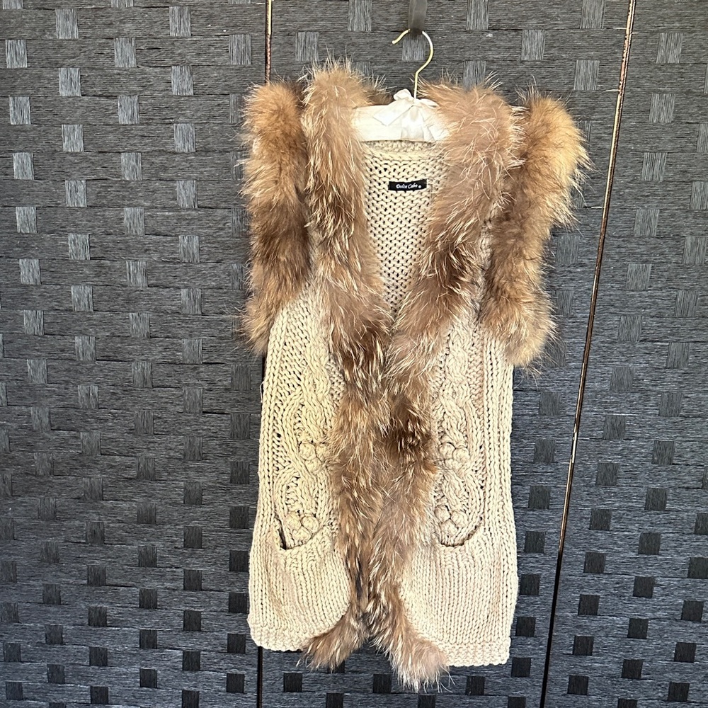 Dolce Cabo Cream Knit Vest with Brown Faux Fur Trim - Size S